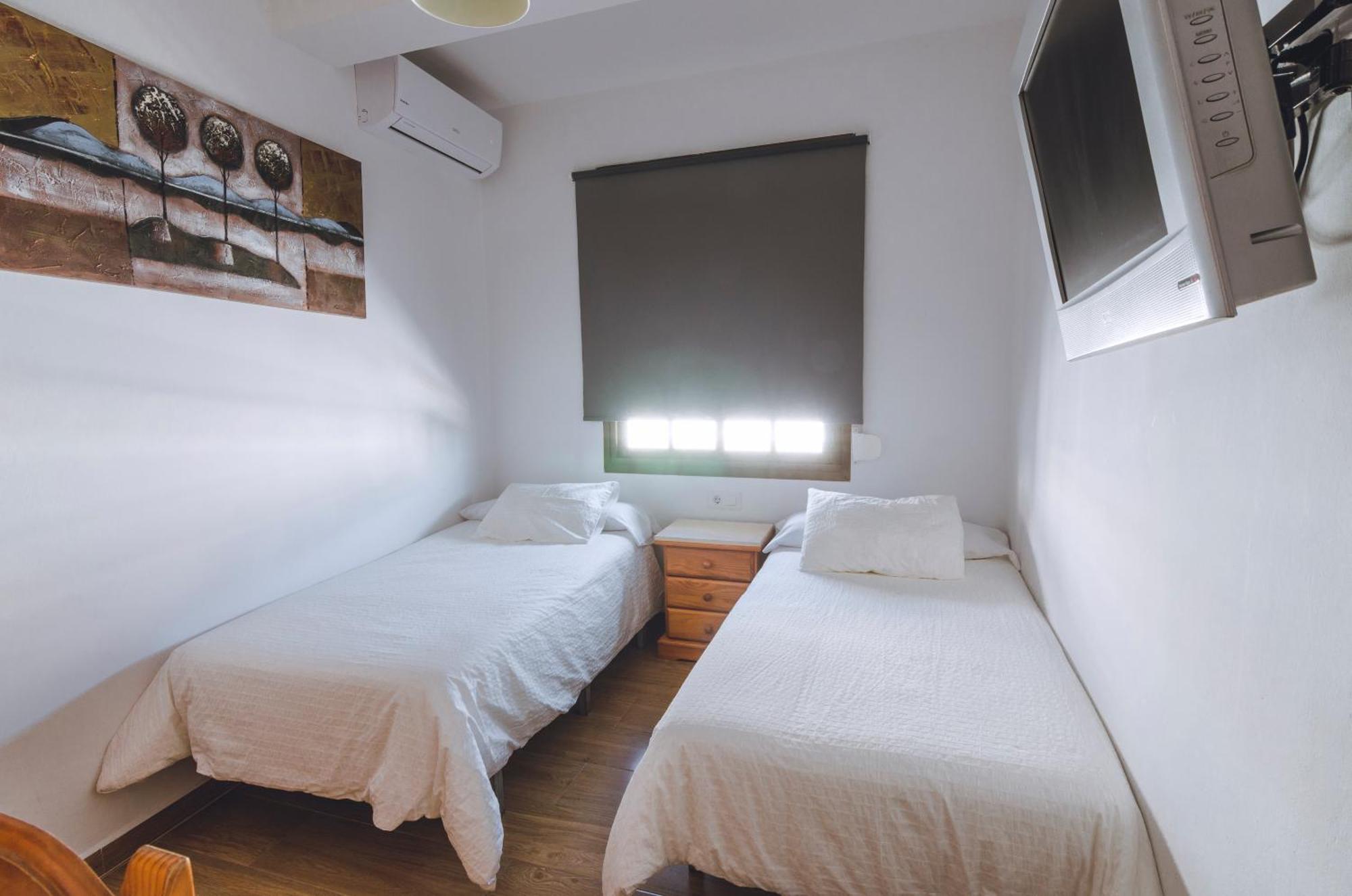 Twin Room Private Bathroom